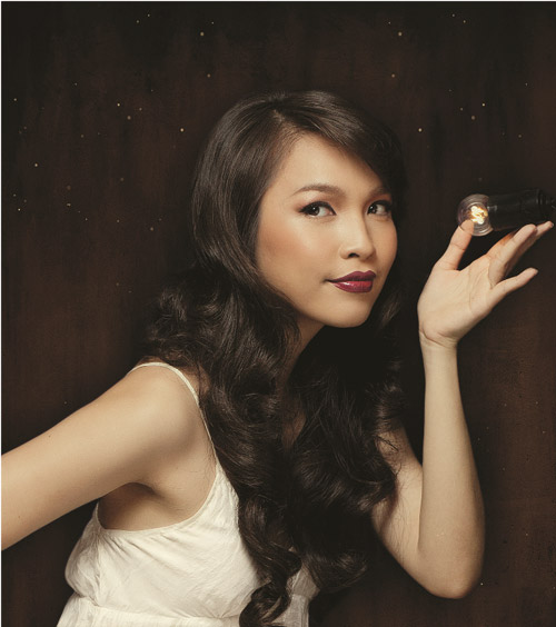 Hiền Thục lung linh với hình ảnh thiên sứ